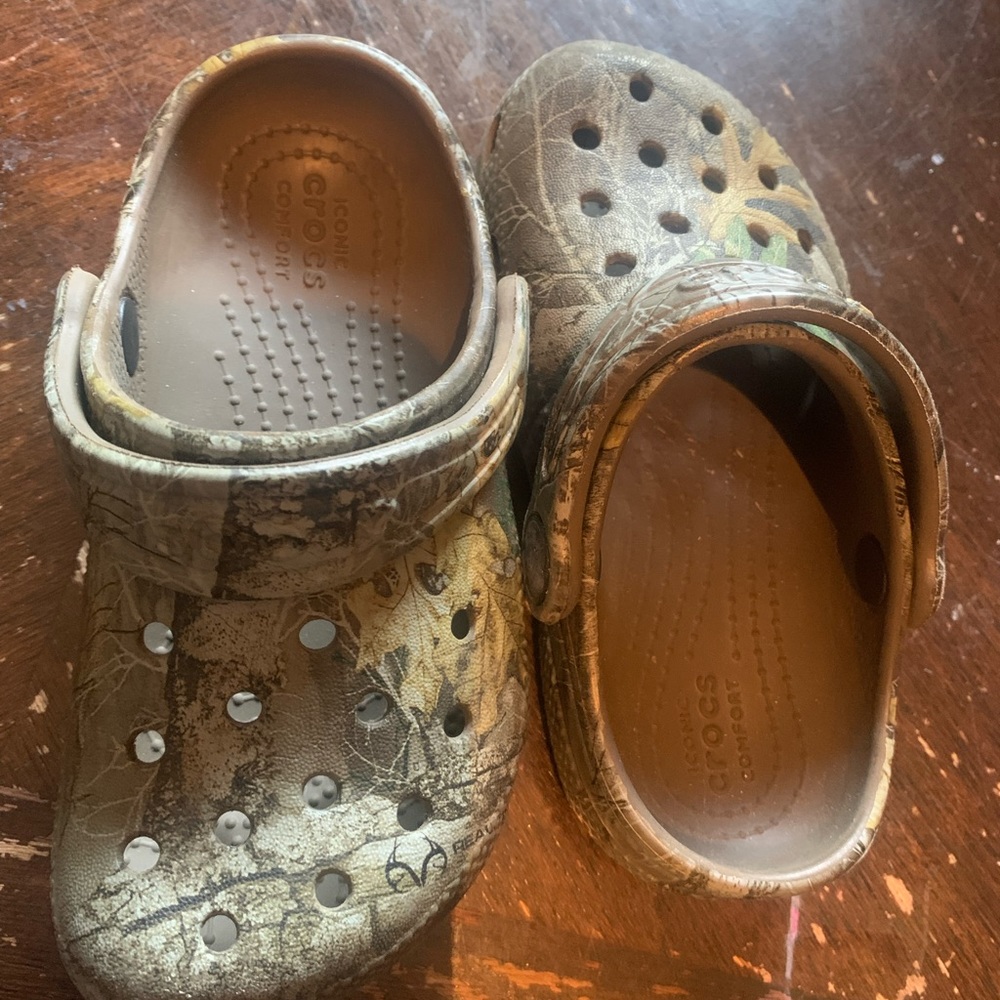 Toddler kids camo crocs size 9c